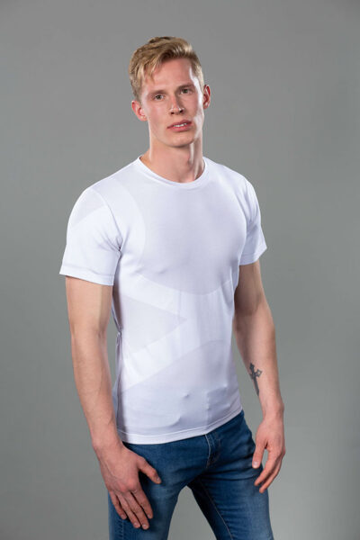 קורקטי  חולצת טריקו לגברים לבנה